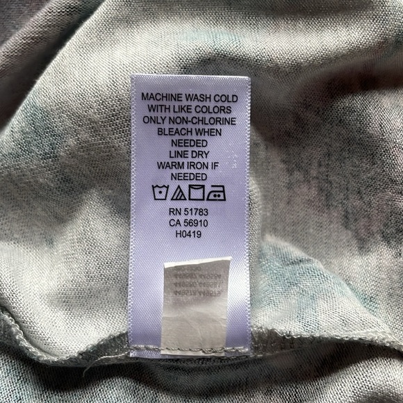 Maurices size small NWT jade/gray floral print knit top. - Picture 6 of 6